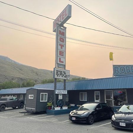 Robbie'S Motel 卡切溪 外观 照片