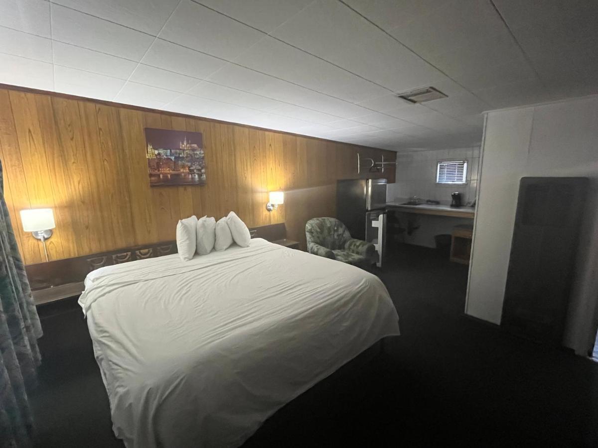 Robbie'S Motel 卡切溪 外观 照片