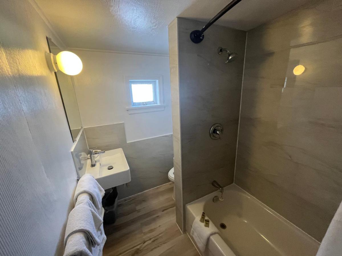 Robbie'S Motel 卡切溪 外观 照片