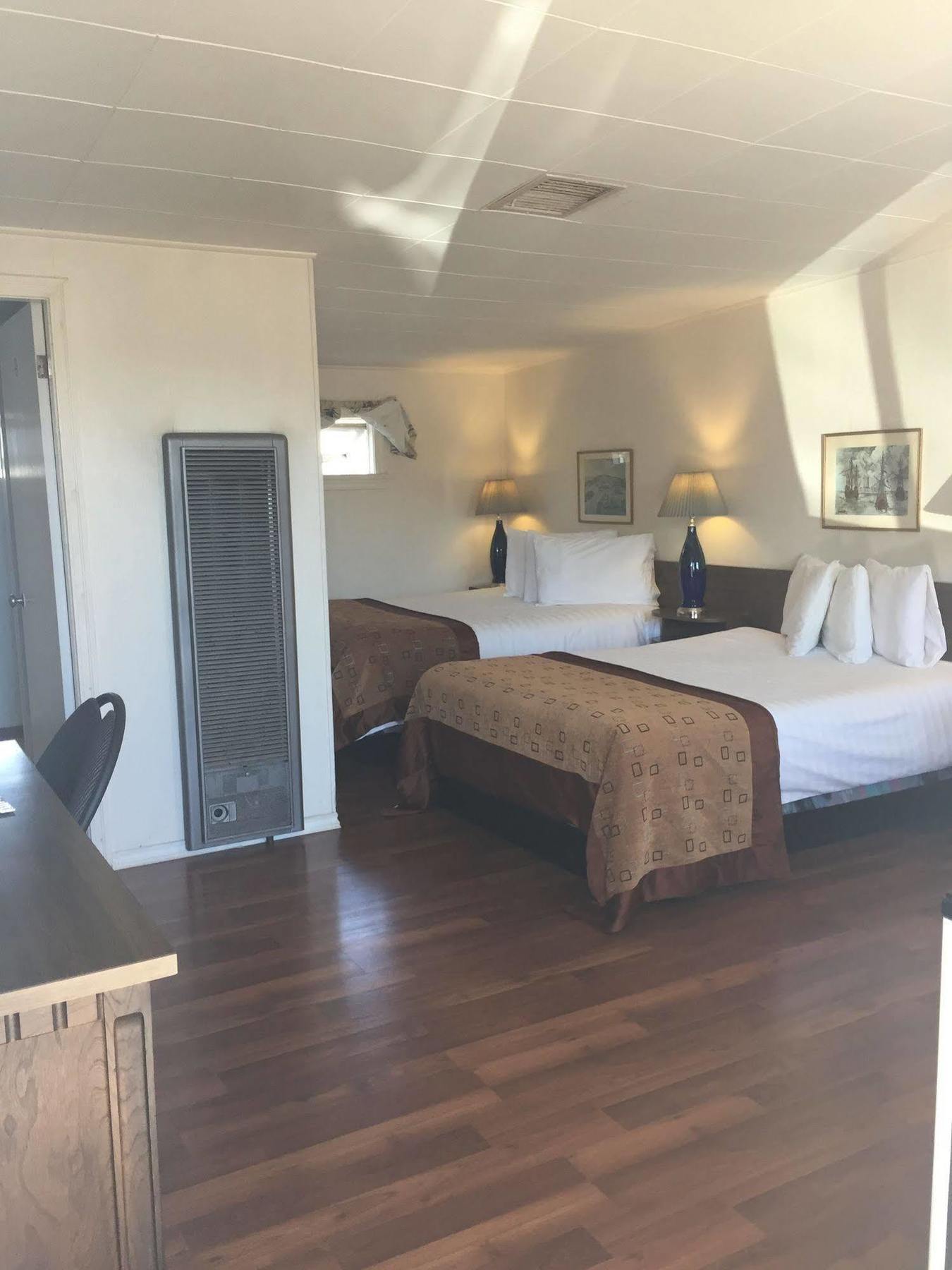 Robbie'S Motel 卡切溪 外观 照片